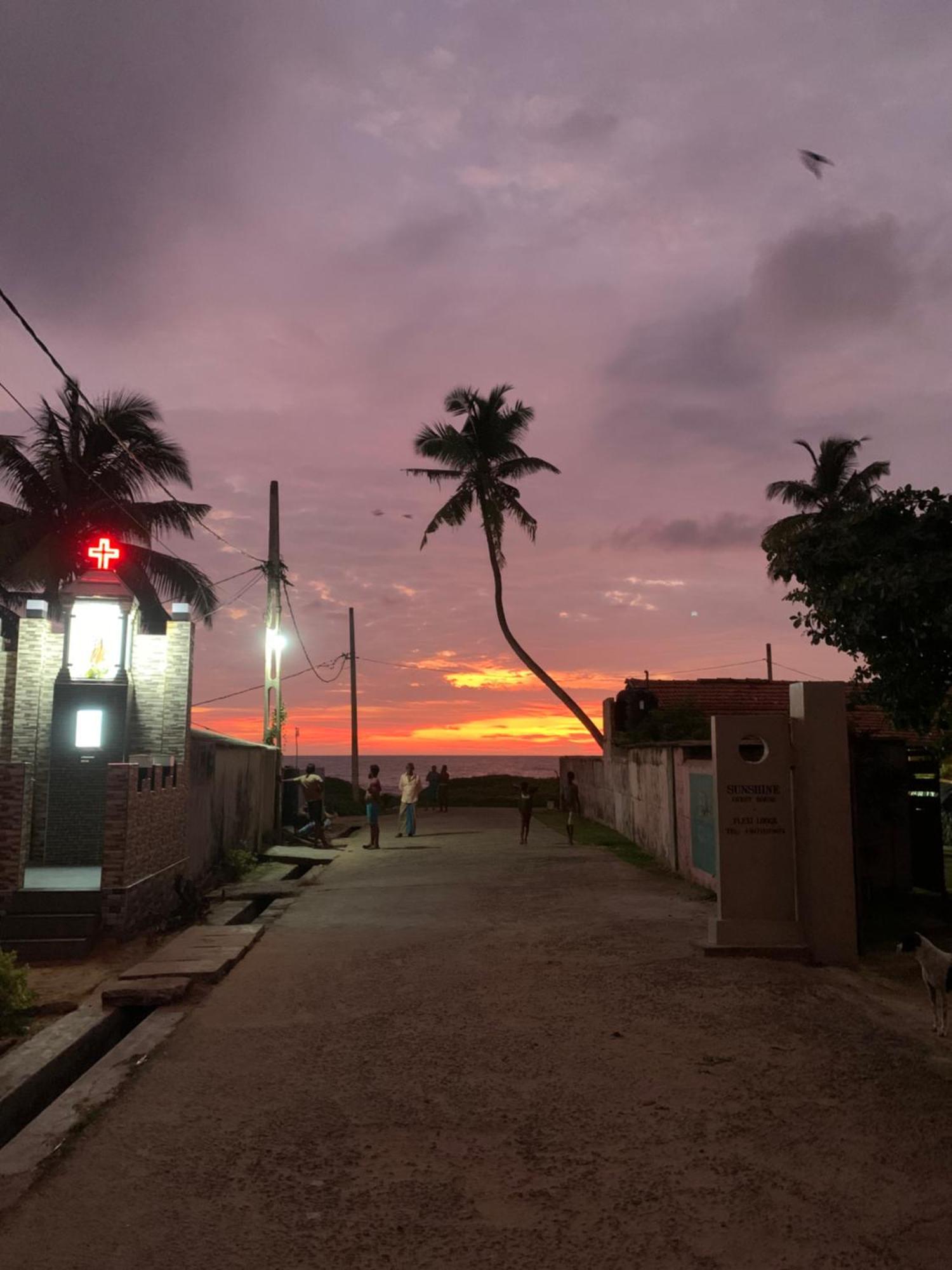 Flexi Lodge Negombo Esterno foto