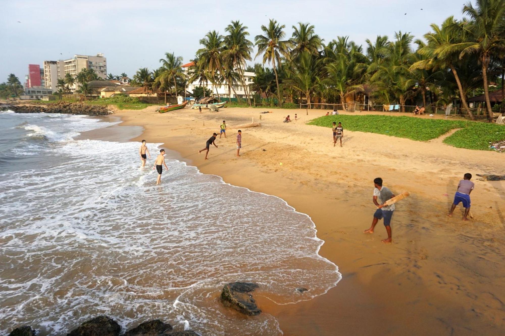 Flexi Lodge Negombo Esterno foto
