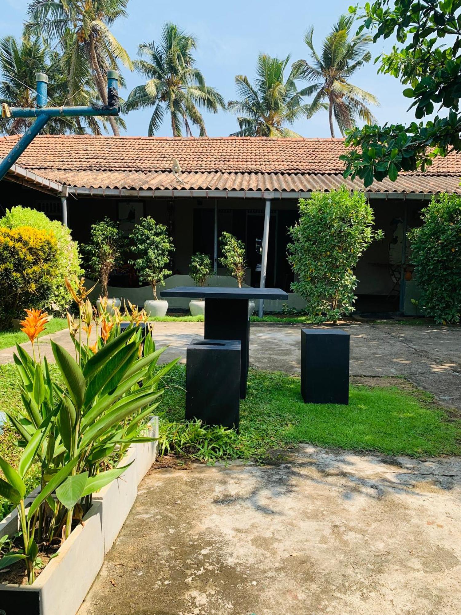 Flexi Lodge Negombo Esterno foto